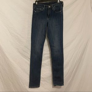 DARK WASHED UNRIPPED JEANS